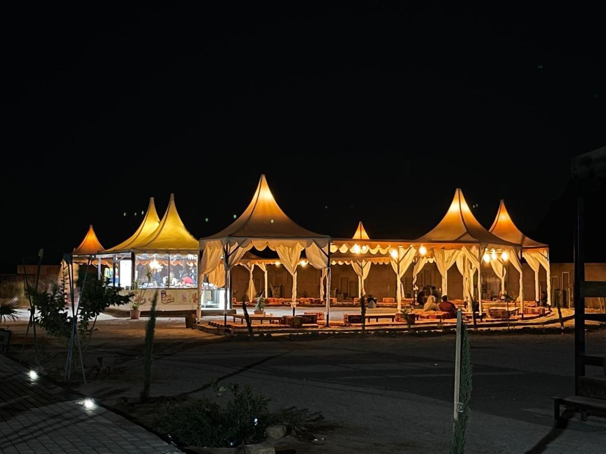 Al Sultana Luxury Camp Villa Wadi Rum Ngoại thất bức ảnh