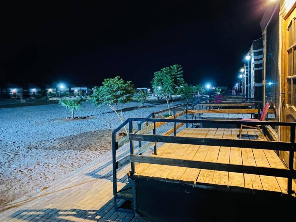 Al Sultana Luxury Camp Villa Wadi Rum Ngoại thất bức ảnh