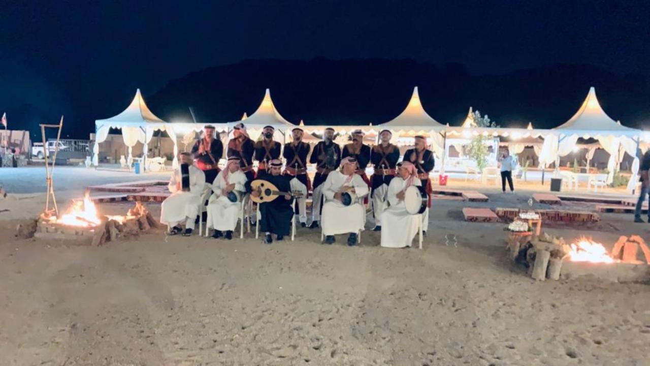Al Sultana Luxury Camp Villa Wadi Rum Ngoại thất bức ảnh