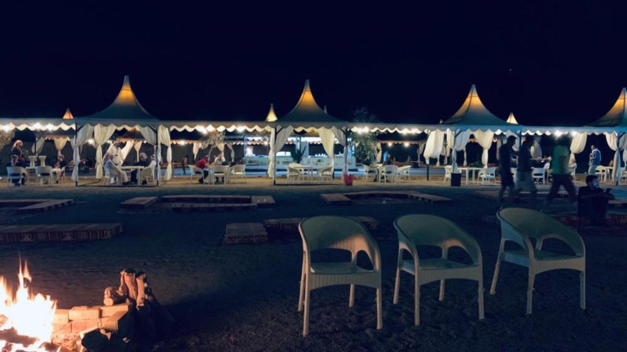Al Sultana Luxury Camp Villa Wadi Rum Ngoại thất bức ảnh