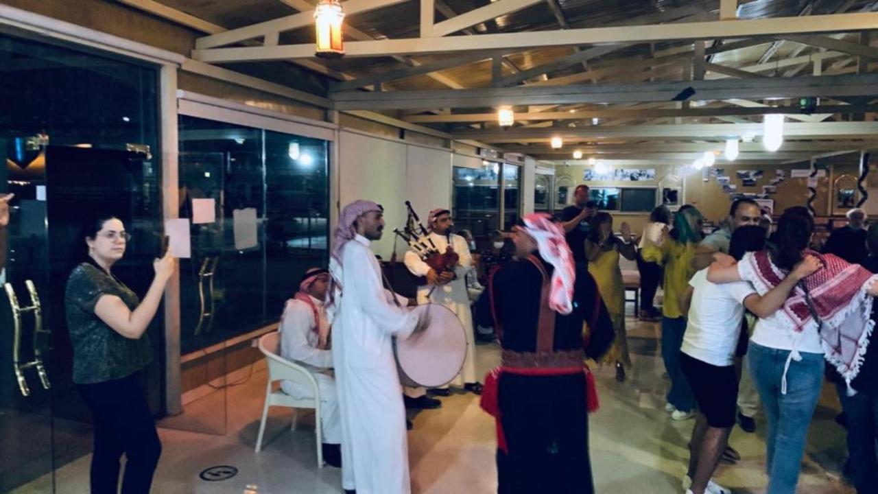 Al Sultana Luxury Camp Villa Wadi Rum Ngoại thất bức ảnh