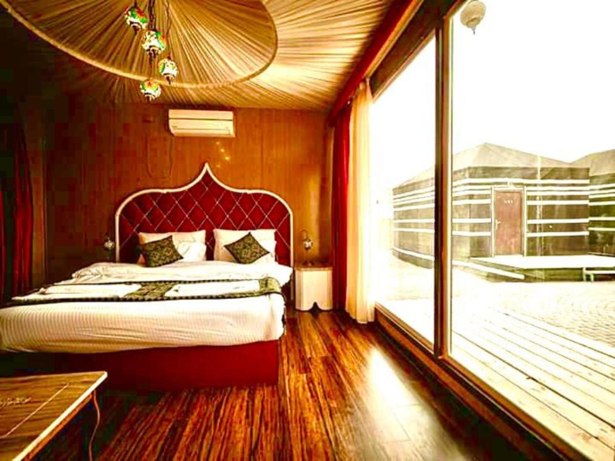 Al Sultana Luxury Camp Villa Wadi Rum Ngoại thất bức ảnh