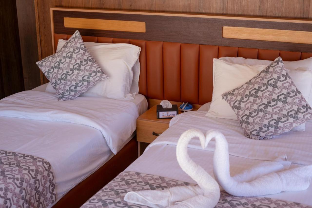 Al Sultana Luxury Camp Villa Wadi Rum Ngoại thất bức ảnh