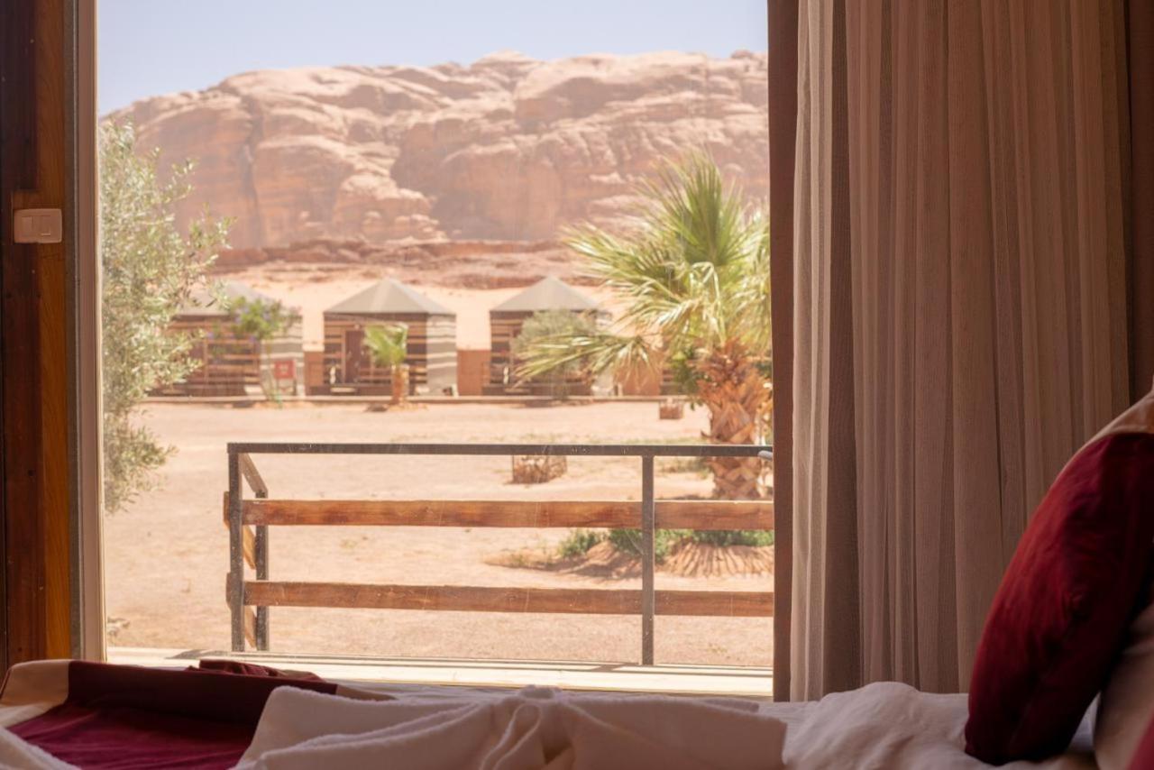 Al Sultana Luxury Camp Villa Wadi Rum Ngoại thất bức ảnh
