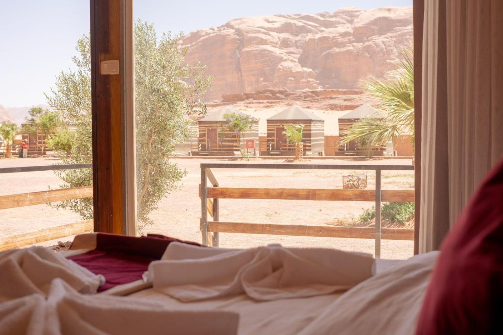 Al Sultana Luxury Camp Villa Wadi Rum Ngoại thất bức ảnh